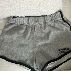 BRANDY MELVILLE SWEATSHORTS